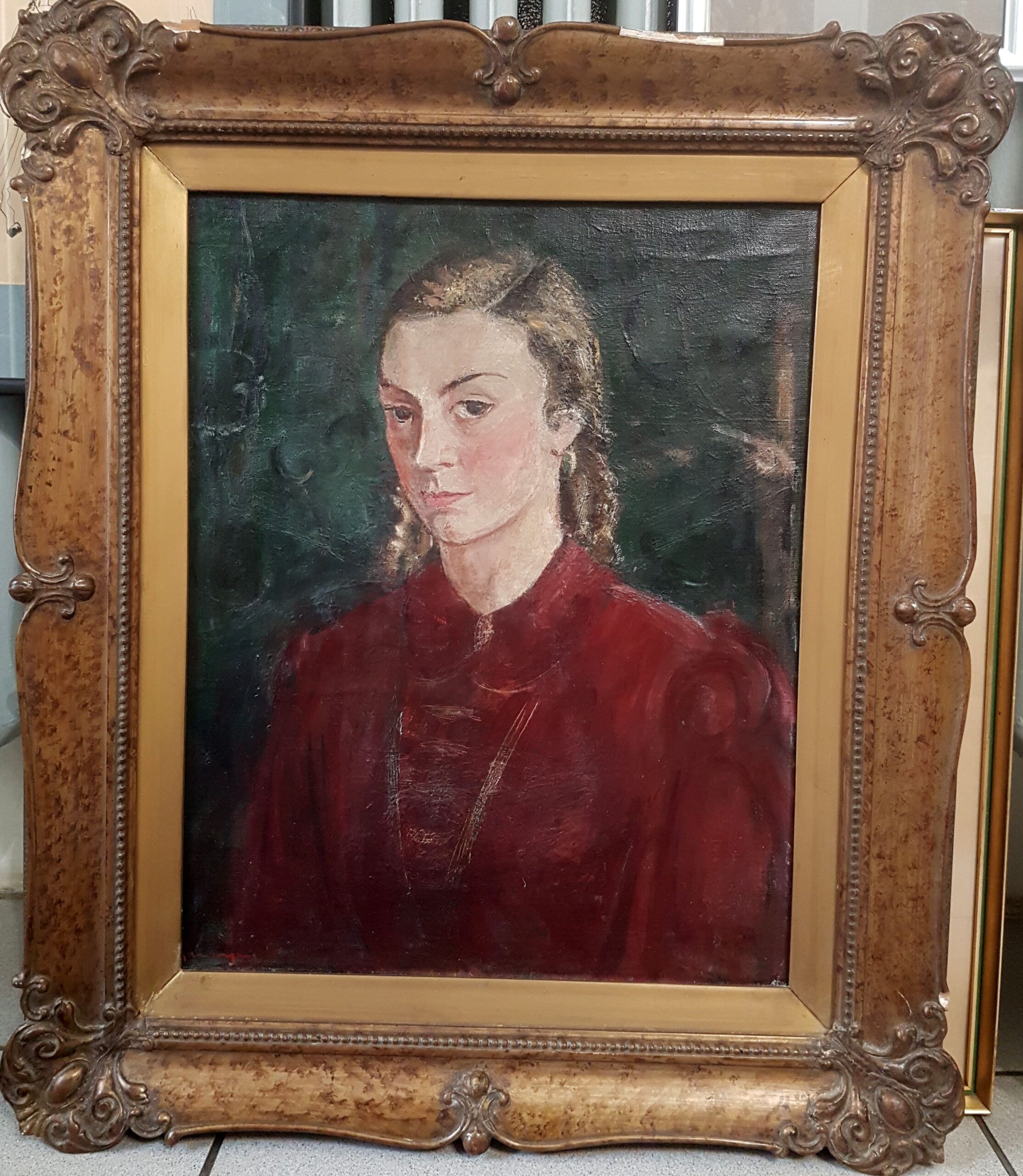 "Portrét ženy" , signováno Magda Iorga